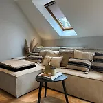 Penthouse Oberkassel - Private Floor, Terrace, Ac